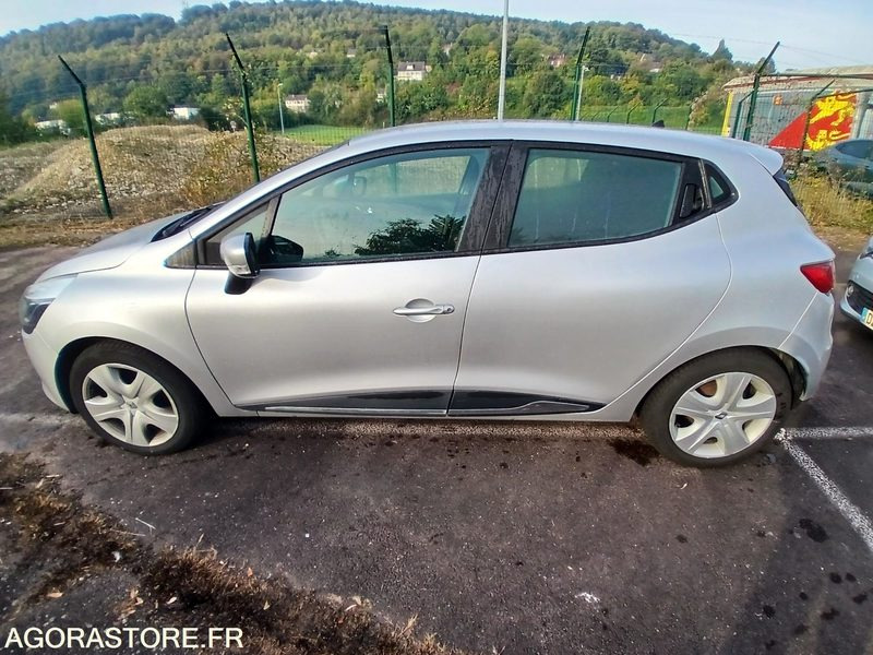 Renault Clio IV – Diesel – 2016-205 826 km - Voiture: photos 2 Renault Clio IV – Diesel – 2016-205 826 km - Voiture: photos 2