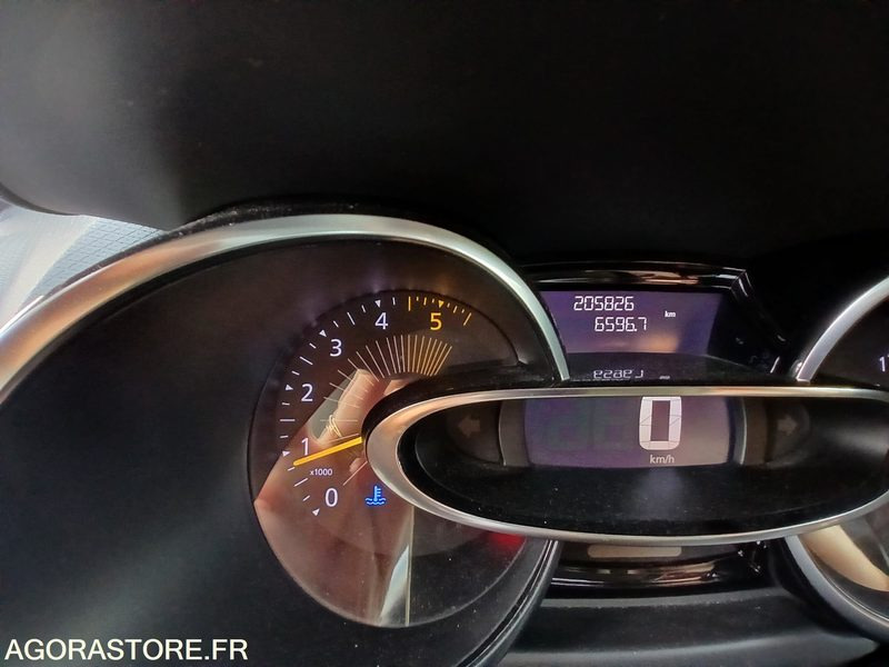 Renault Clio IV – Diesel – 2016-205 826 km - Voiture: photos 5 Renault Clio IV – Diesel – 2016-205 826 km - Voiture: photos 5