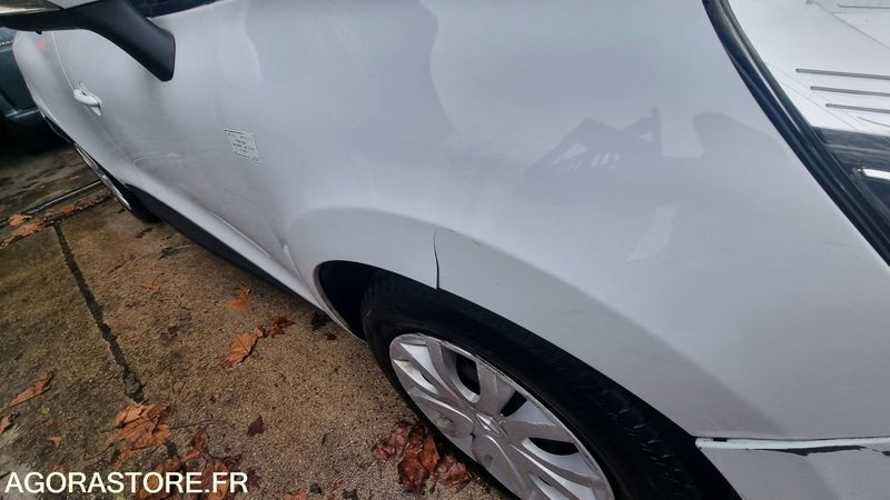 Renault Clio IV Société 2016 - 296 379 km - Voiture: photos 3 Renault Clio IV Société 2016 - 296 379 km - Voiture: photos 3