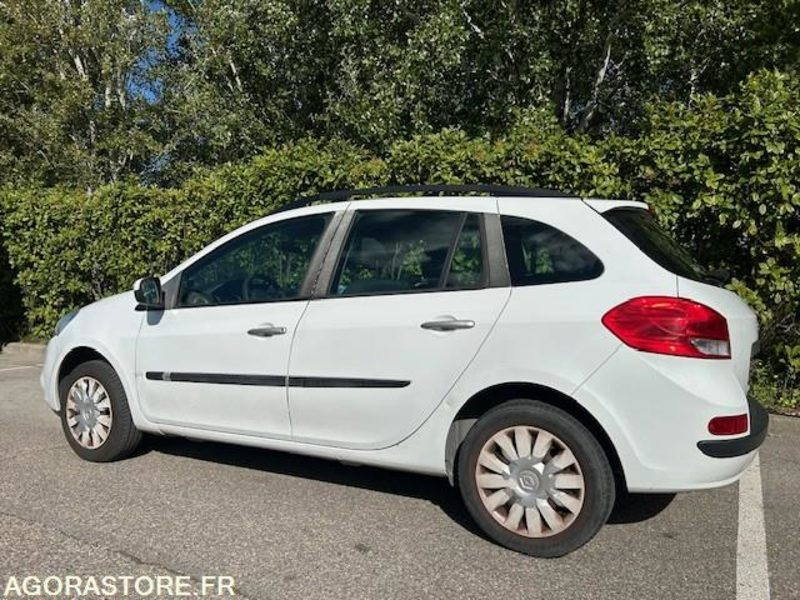 Renault Clio break 100600kms 2010 - Voiture break: photos 2 Renault Clio break 100600kms 2010 - Voiture break: photos 2