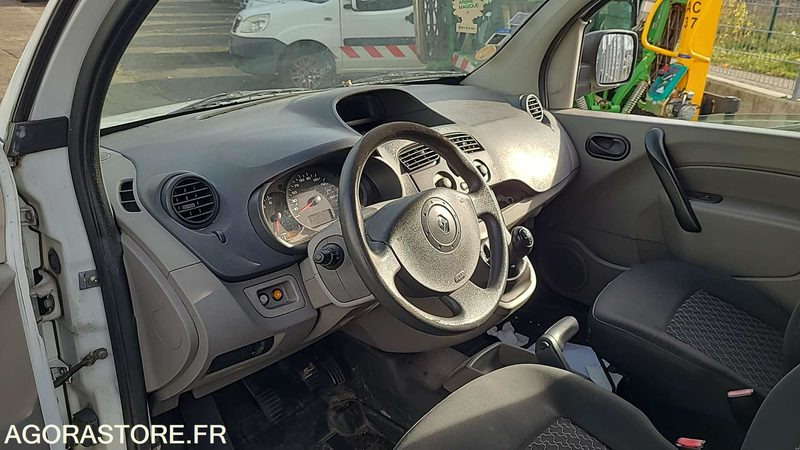 Fourgonnette Renault Kangoo - 2011 - 130342kms - BF372BJ: photos 12 Fourgonnette Renault Kangoo - 2011 - 130342kms - BF372BJ: photos 12