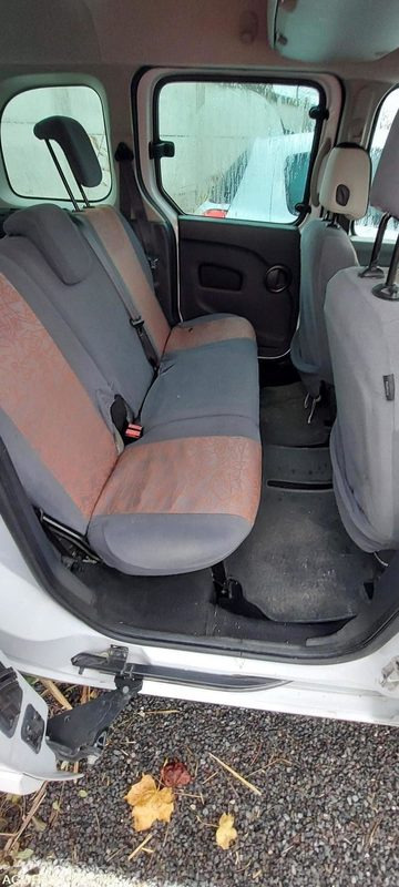 Renault Kangoo - 2013 - 284004kms - Voiture: photos 4 Renault Kangoo - 2013 - 284004kms - Voiture: photos 4