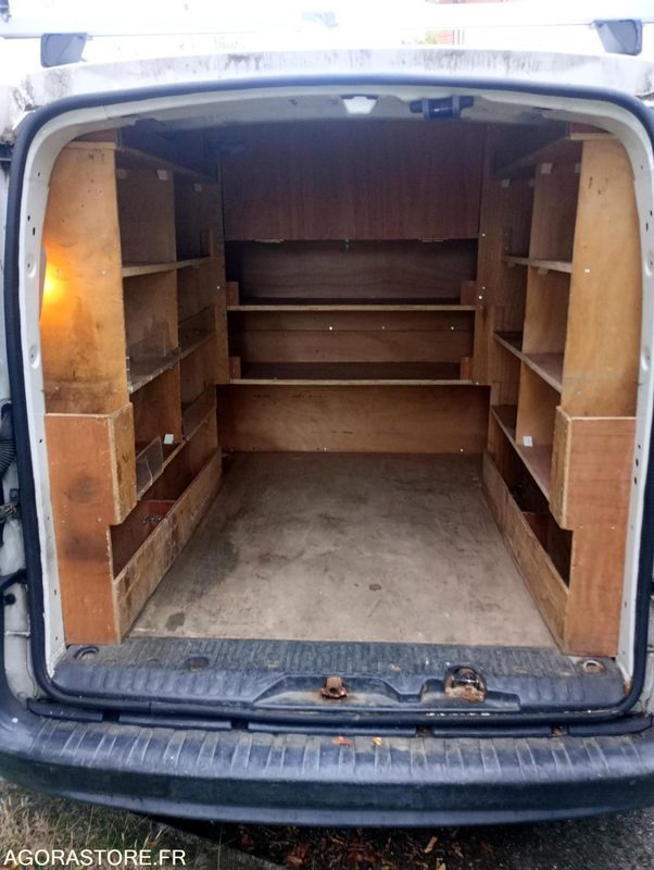 Renault Kangoo 6CV 136506 kms 2009 - Fourgonnette: photos 3 Renault Kangoo 6CV 136506 kms 2009 - Fourgonnette: photos 3