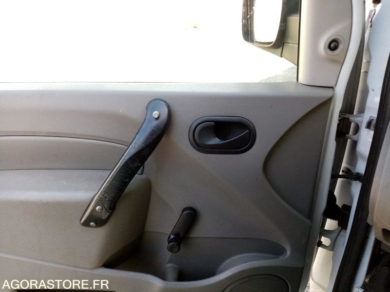 Fourgonnette Renault Kangoo: photos 11