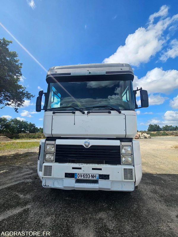 Renault Magnum 6x4 porteur ampliroll essieux relevables - Camion ampliroll: photos 2 Renault Magnum 6x4 porteur ampliroll essieux relevables - Camion ampliroll: photos 2