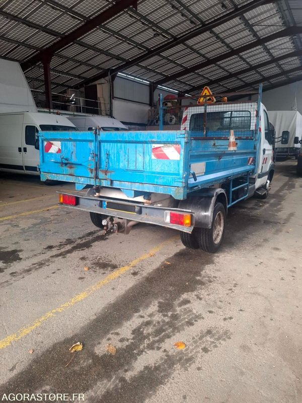 Renault Mascott benne roues jumelées 183615kms 2000 - Utilitaire benne: photos 4 Renault Mascott benne roues jumelées 183615kms 2000 - Utilitaire benne: photos 4