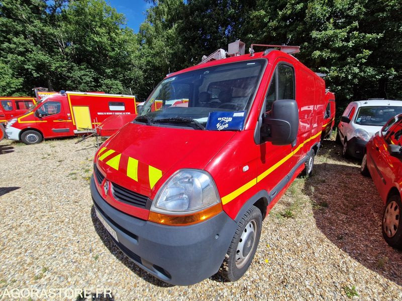 Renault Master - 2007 - 61866 - 4156ZG27 - Fourgon utilitaire: photos 1 Renault Master - 2007 - 61866 - 4156ZG27 - Fourgon utilitaire: photos 1