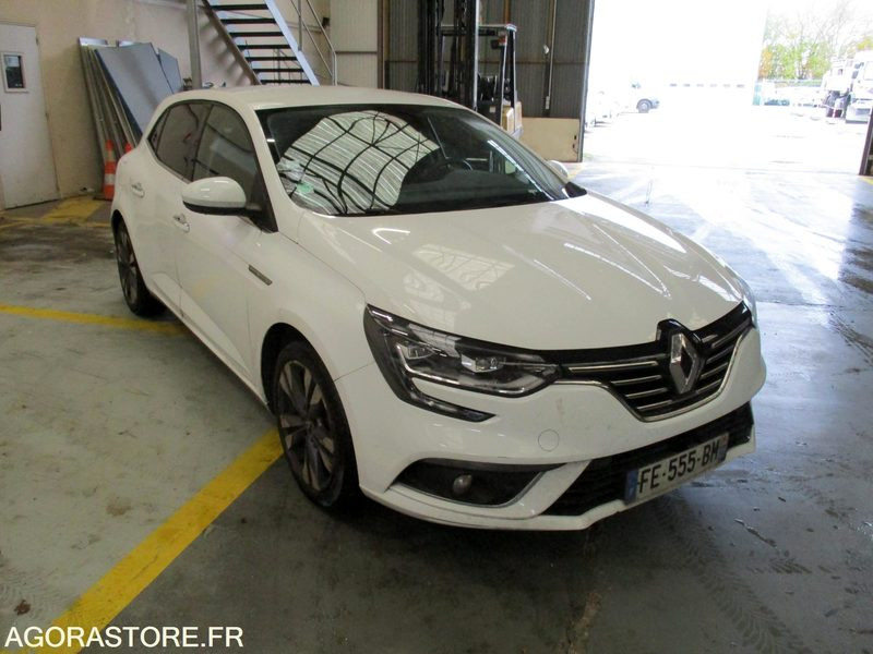 Renault Megane 4 - 2019 - 157992 kms - Voiture: photos 2 Renault Megane 4 - 2019 - 157992 kms - Voiture: photos 2