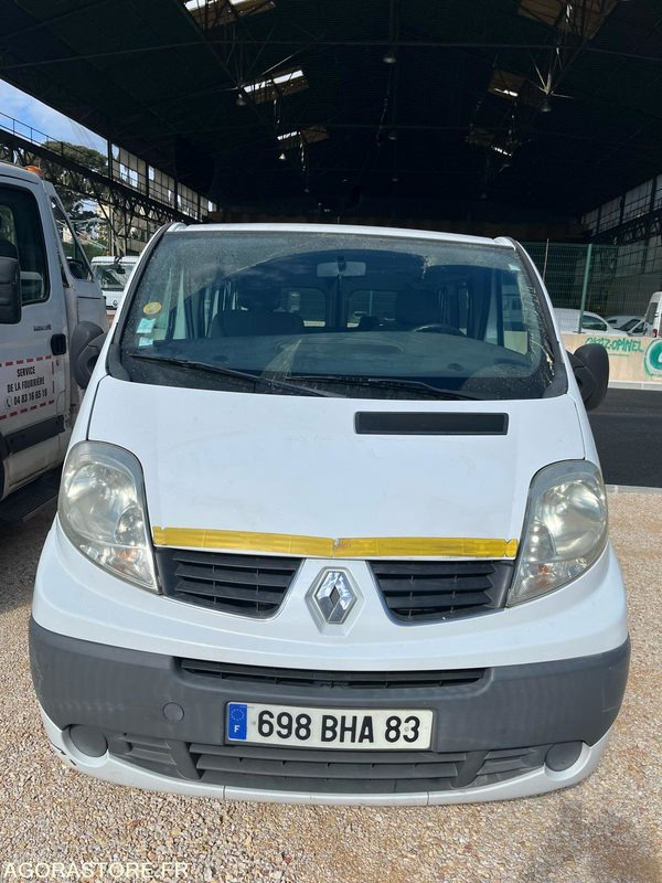 Renault Trafic - 2006 - 130000 - Minibus, Transport de personnes: photos 1 Renault Trafic - 2006 - 130000 - Minibus, Transport de personnes: photos 1