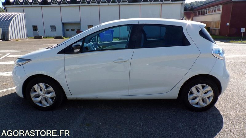 Renault Zoe DQ-010-TY (BP) - Voiture: photos 1 Renault Zoe DQ-010-TY (BP) - Voiture: photos 1