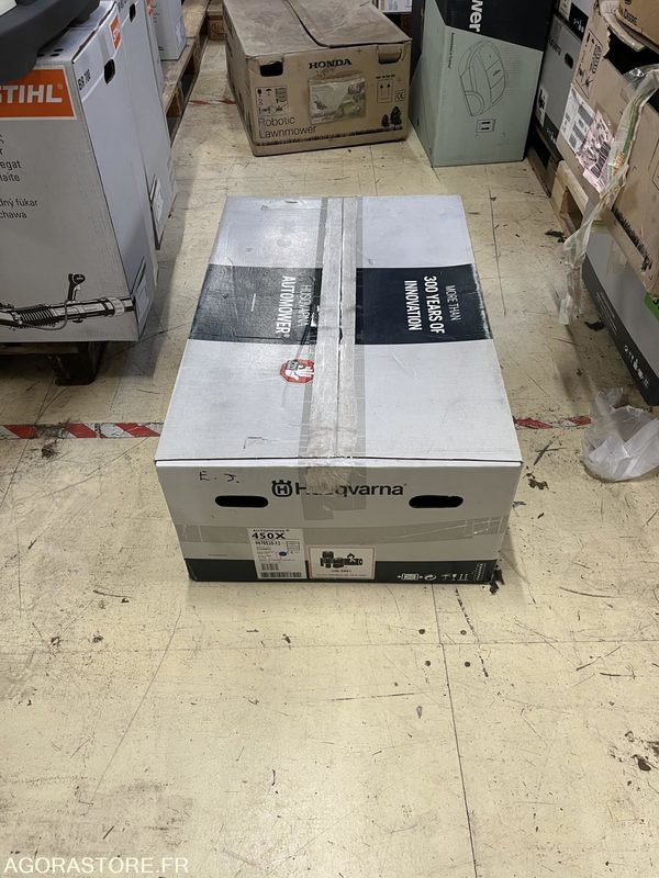 Robot Husqvarna 450X neuf en carton garantie 2 ans + kit installation - Motofaucheuse: photos 2 Robot Husqvarna 450X neuf en carton garantie 2 ans + kit installation - Motofaucheuse: photos 2