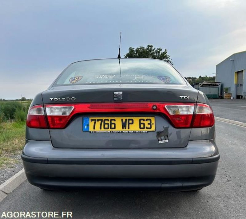 SEAT TOLEDO 1.9 TDI 110 CH - 2000 - 208 500 kms - Voiture: photos 4 SEAT TOLEDO 1.9 TDI 110 CH - 2000 - 208 500 kms - Voiture: photos 4