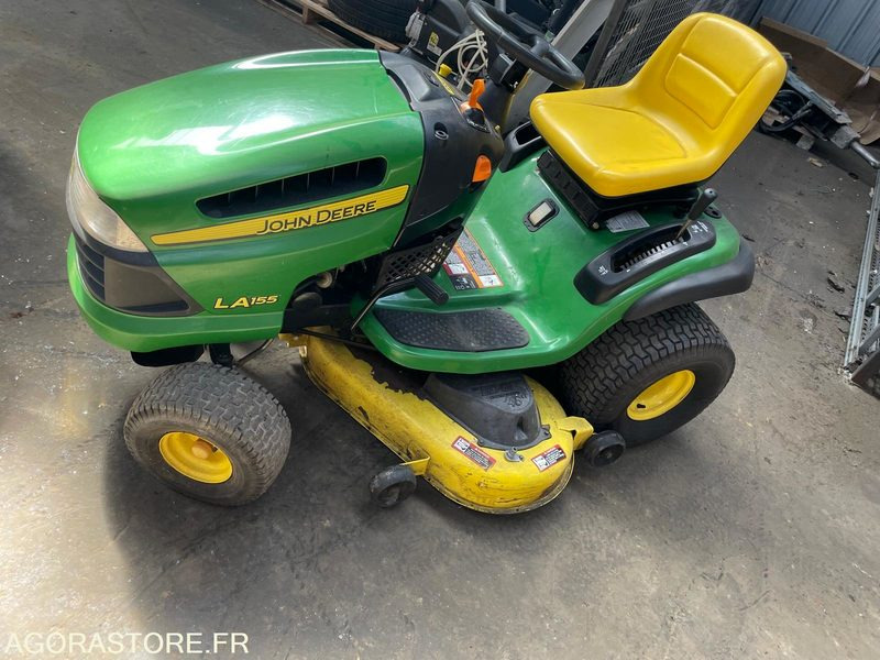 TONDEUSE AUTOPORTEE JOHN DEERE LA155 ESSENCE (PRIX AFFICHE HT - TVA 20%) - Motofaucheuse: photos 4 TONDEUSE AUTOPORTEE JOHN DEERE LA155 ESSENCE (PRIX AFFICHE HT - TVA 20%) - Motofaucheuse: photos 4
