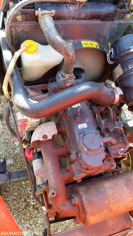 Motofaucheuse TONDEUSE KUBOTA G21 DIESEL 2007 933H SANS PLATEAU DE COUPE: photos 10
