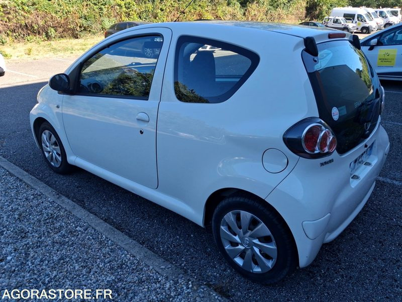 TOYOTA AYGO - Fourgonnette: photos 4 TOYOTA AYGO - Fourgonnette: photos 4