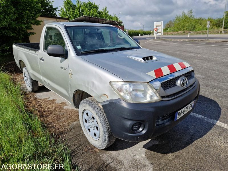 TOYOTA HILLUX - BA675PV - 2010 / 141 633 KM - Voiture: photos 2 TOYOTA HILLUX - BA675PV - 2010 / 141 633 KM - Voiture: photos 2