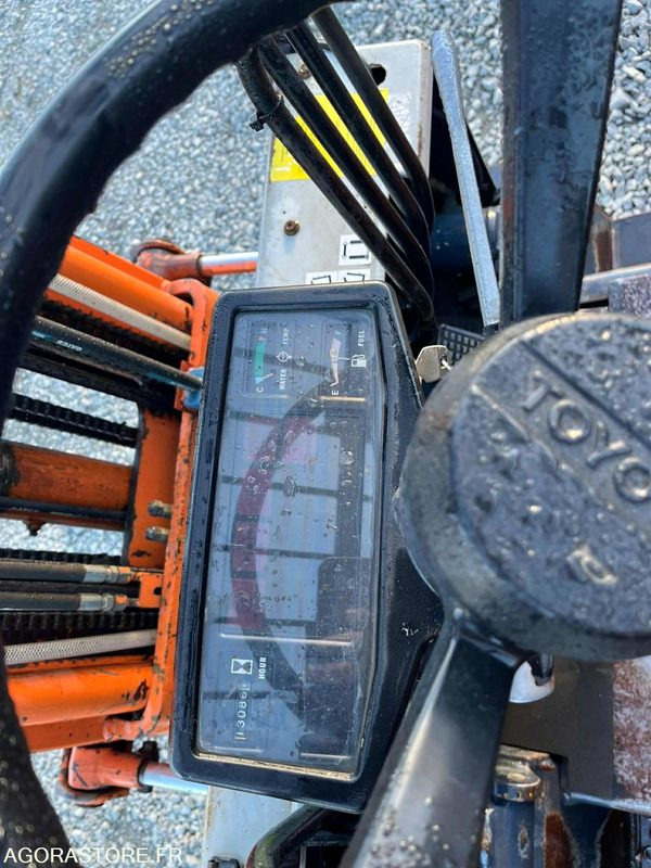 Chariot élévateur diesel TOYOTA chariot levée libre TOYOTA 025FD18 Diesel: photos 8