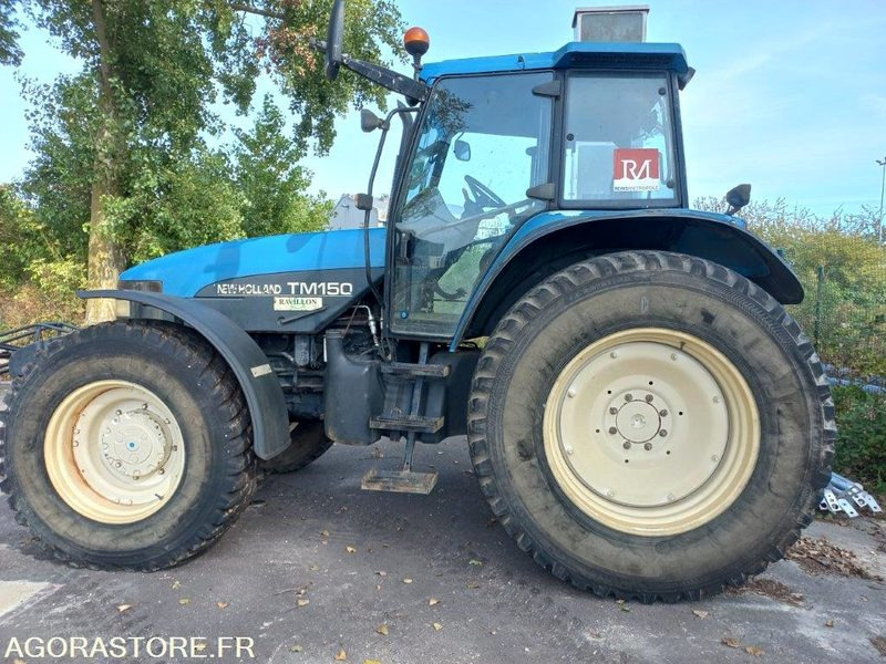 TRACTEUR AGRICOLE NEW HOLLAND EK-378-PK - Tracteur agricole: photos 1 TRACTEUR AGRICOLE NEW HOLLAND EK-378-PK - Tracteur agricole: photos 1