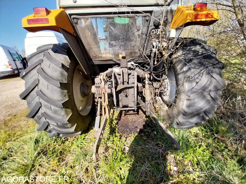 TRACTEUR ENAULT ERGOS100 + CHARGEUR FAUCHEUX - Tracteur agricole: photos 4 TRACTEUR ENAULT ERGOS100 + CHARGEUR FAUCHEUX - Tracteur agricole: photos 4