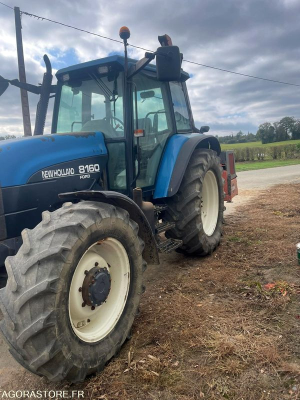 TRACTEUR NEW HOLLAND 8160 RANGE COMMAND - 1999 - 10500h - Tracteur agricole: photos 2 TRACTEUR NEW HOLLAND 8160 RANGE COMMAND - 1999 - 10500h - Tracteur agricole: photos 2