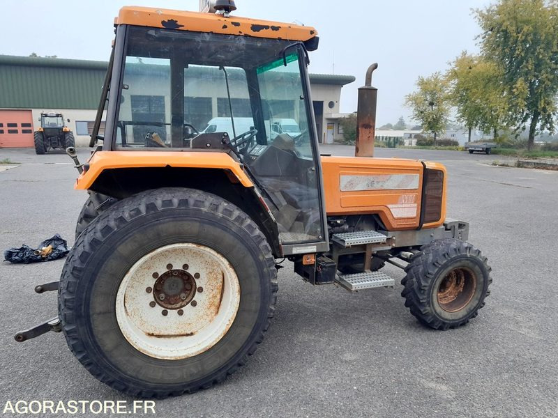 TRACTEUR RENAULT 750MI 12532 heures 1995 - Tracteur agricole: photos 2 TRACTEUR RENAULT 750MI 12532 heures 1995 - Tracteur agricole: photos 2