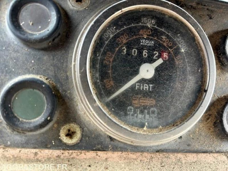 TRACTEUR SOMECA 400 - 3065 HEURES - Tracteur agricole: photos 4 TRACTEUR SOMECA 400 - 3065 HEURES - Tracteur agricole: photos 4
