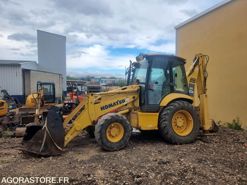 TRACTOPELLE KOMATSU WB93R / F51441 / 2006 / 7 391H / VENTE EN L'ETAT - Tractopelle: photos 1 TRACTOPELLE KOMATSU WB93R / F51441 / 2006 / 7 391H / VENTE EN L'ETAT - Tractopelle: photos 1
