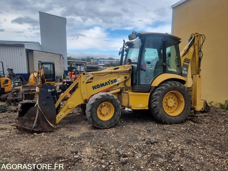 TRACTOPELLE KOMATSU WB93R / F51441 / 2006 / 7 391H / VENTE EN L'ETAT - Tractopelle: photos 3 TRACTOPELLE KOMATSU WB93R / F51441 / 2006 / 7 391H / VENTE EN L'ETAT - Tractopelle: photos 3