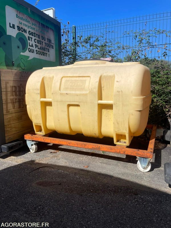 Tonne à eau - Matériel de jardinage: photos 1 Tonne à eau - Matériel de jardinage: photos 1