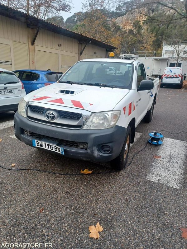 Toyota Hilux - 2011 - 251000kms - BW-176-BN - Pick-up: photos 1 Toyota Hilux - 2011 - 251000kms - BW-176-BN - Pick-up: photos 1