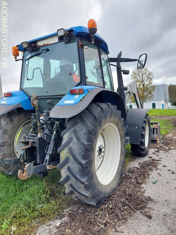 Tracteur New Holland avec chargeuse Mailleux - Tracteur agricole: photos 3 Tracteur New Holland avec chargeuse Mailleux - Tracteur agricole: photos 3