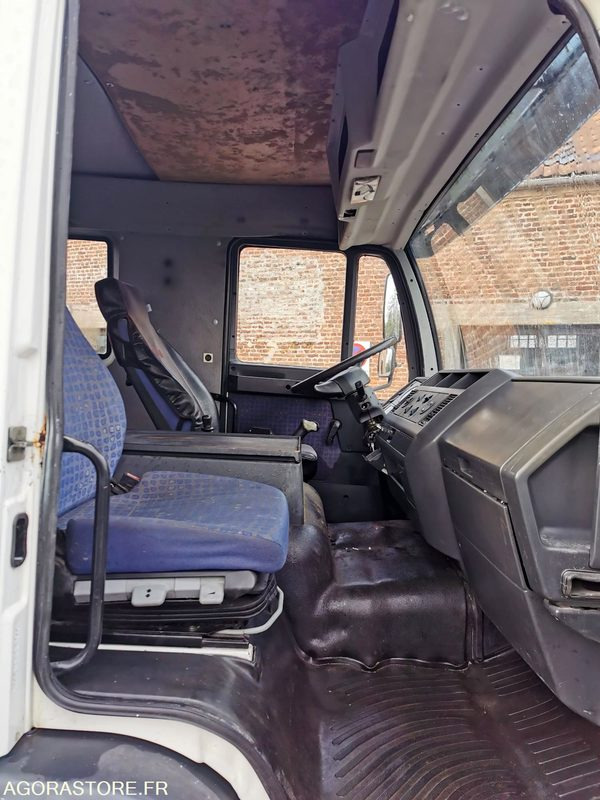 Camion dépannage plateau Man - 2001 - 339 751km - VEHICULE BELGE - Tracteur routier: photos 5 Camion dépannage plateau Man - 2001 - 339 751km - VEHICULE BELGE - Tracteur routier: photos 5