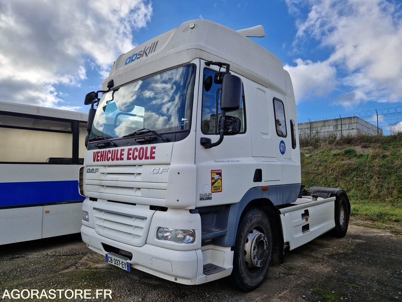 DAF CF 85.360 - 2012 - 241565 Kms - CB337EY - Tracteur routier: photos 1 DAF CF 85.360 - 2012 - 241565 Kms - CB337EY - Tracteur routier: photos 1