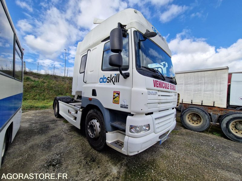 DAF CF 85.360 - 2012 - 241565 Kms - CB337EY - Tracteur routier: photos 2 DAF CF 85.360 - 2012 - 241565 Kms - CB337EY - Tracteur routier: photos 2