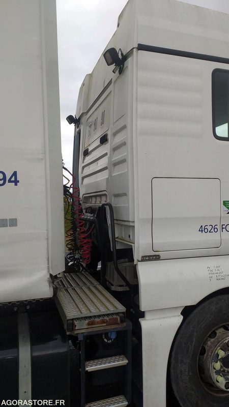 MAN TGX 18.360 - 2011 - 261969 KM - BY-962-PF - Tracteur routier: photos 5 MAN TGX 18.360 - 2011 - 261969 KM - BY-962-PF - Tracteur routier: photos 5