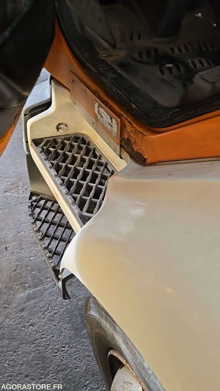 RENAULT CAM - 2004 - BP-101-EG - Tracteur routier: photos 4 RENAULT CAM - 2004 - BP-101-EG - Tracteur routier: photos 4