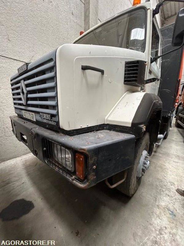 RENAULT TRACTEUR C290 4X4 110KM/H 282500 KM - Tracteur routier: photos 4 RENAULT TRACTEUR C290 4X4 110KM/H 282500 KM - Tracteur routier: photos 4