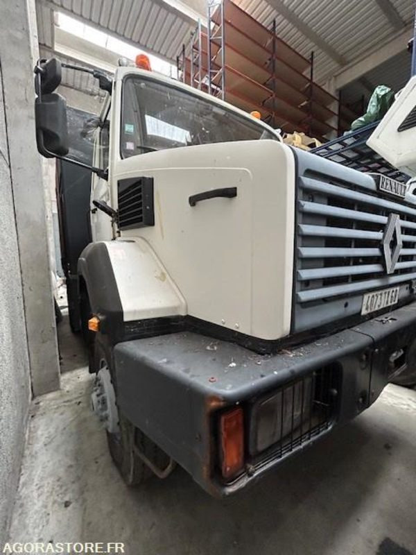 RENAULT TRACTEUR C290 4X4 110KM/H 282500 KM - Tracteur routier: photos 3 RENAULT TRACTEUR C290 4X4 110KM/H 282500 KM - Tracteur routier: photos 3