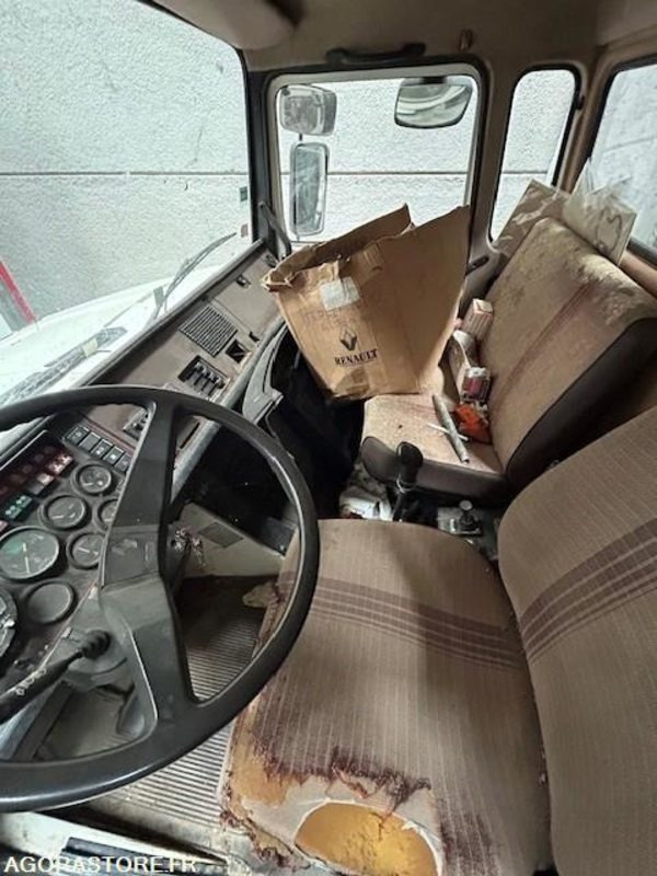 RENAULT TRACTEUR C290 4X4 110KM/H 282500 KM - Tracteur routier: photos 5 RENAULT TRACTEUR C290 4X4 110KM/H 282500 KM - Tracteur routier: photos 5