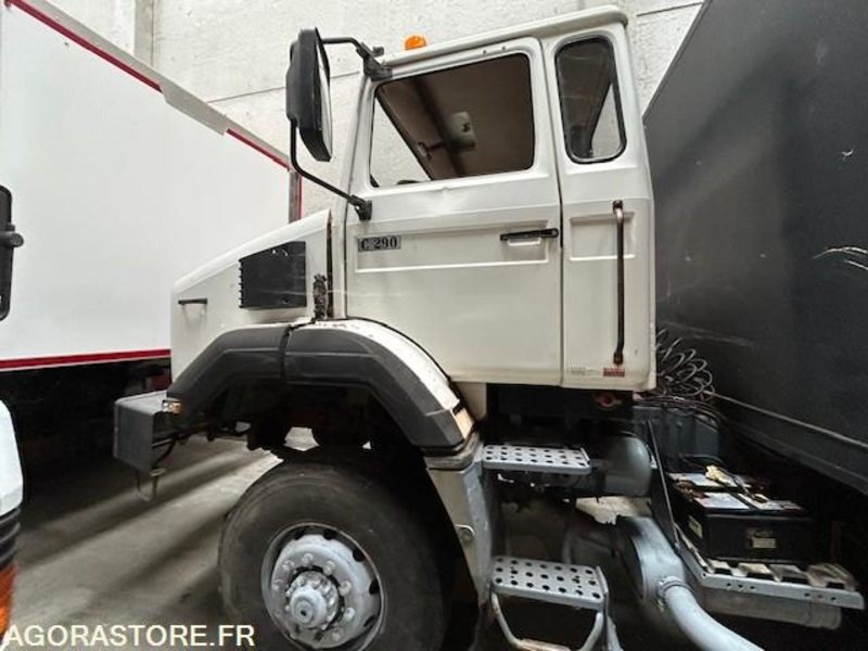 RENAULT TRACTEUR C290 4X4 110KM/H  282500 KM - Tracteur routier: photos 1 RENAULT TRACTEUR C290 4X4 110KM/H  282500 KM - Tracteur routier: photos 1