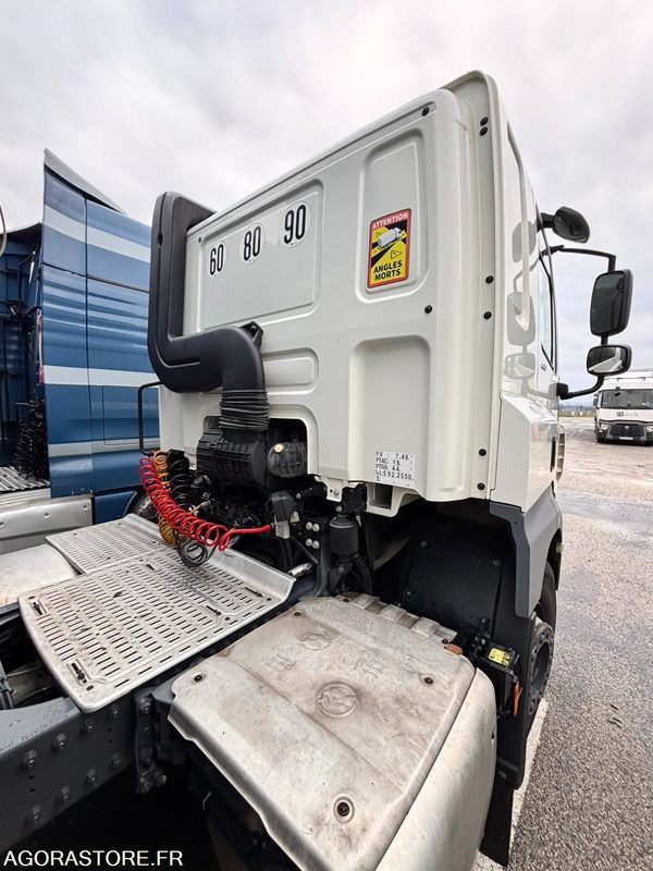 TRACTEUR DAF CF480 - 2018 - 438695 kms (41406) - Tracteur routier: photos 3 TRACTEUR DAF CF480 - 2018 - 438695 kms (41406) - Tracteur routier: photos 3