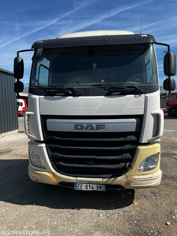 Tracteur DAF 4x2 CF - 2016 / 309955 KM - Tracteur routier: photos 1 Tracteur DAF 4x2 CF - 2016 / 309955 KM - Tracteur routier: photos 1