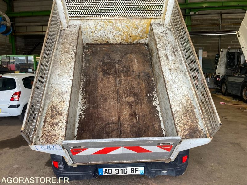 VEHICULE BENNE DACIA LOGAN PICK UP - Utilitaire benne: photos 5 VEHICULE BENNE DACIA LOGAN PICK UP - Utilitaire benne: photos 5