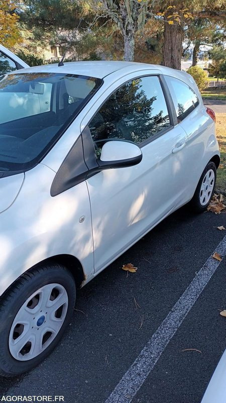 VEHICULE - Voiture: photos 1 VEHICULE - Voiture: photos 1