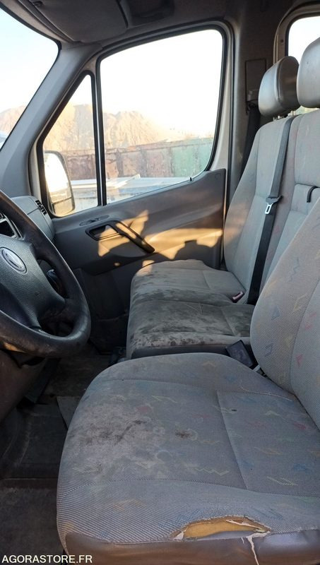 VOLKSWAGEN CRAFTER - 2011 - 198252KM - BL207FB - Utilitaire benne: photos 4 VOLKSWAGEN CRAFTER - 2011 - 198252KM - BL207FB - Utilitaire benne: photos 4