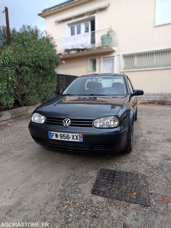 VOLKSWAGEN GOLF IV 2.0 115CH - 2000 - 265000KMS - Voiture: photos 5 VOLKSWAGEN GOLF IV 2.0 115CH - 2000 - 265000KMS - Voiture: photos 5