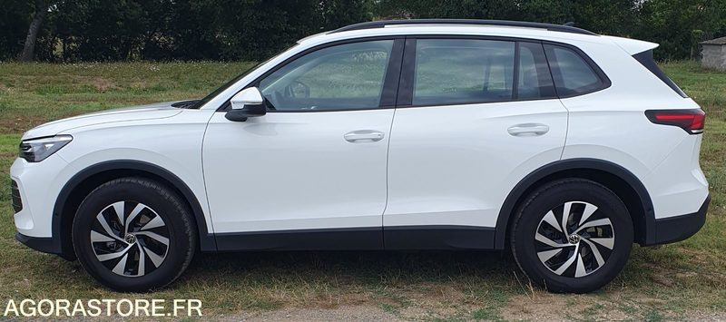VOLKSWAGEN NOUVEAU TIGUAN 1.5 eTSI 150 cv EDITION DSG 2024 10.500 kms - Voiture: photos 2 VOLKSWAGEN NOUVEAU TIGUAN 1.5 eTSI 150 cv EDITION DSG 2024 10.500 kms - Voiture: photos 2
