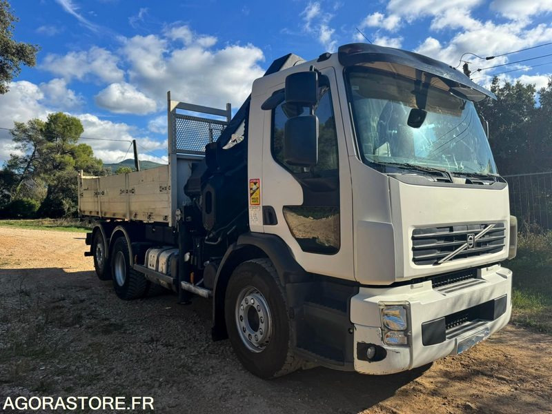VOLVO 6x2 GRUE HIAB 244-E6 JIB 45X-3 - 2009 - 88 000km - Camion benne: photos 1 VOLVO 6x2 GRUE HIAB 244-E6 JIB 45X-3 - 2009 - 88 000km - Camion benne: photos 1