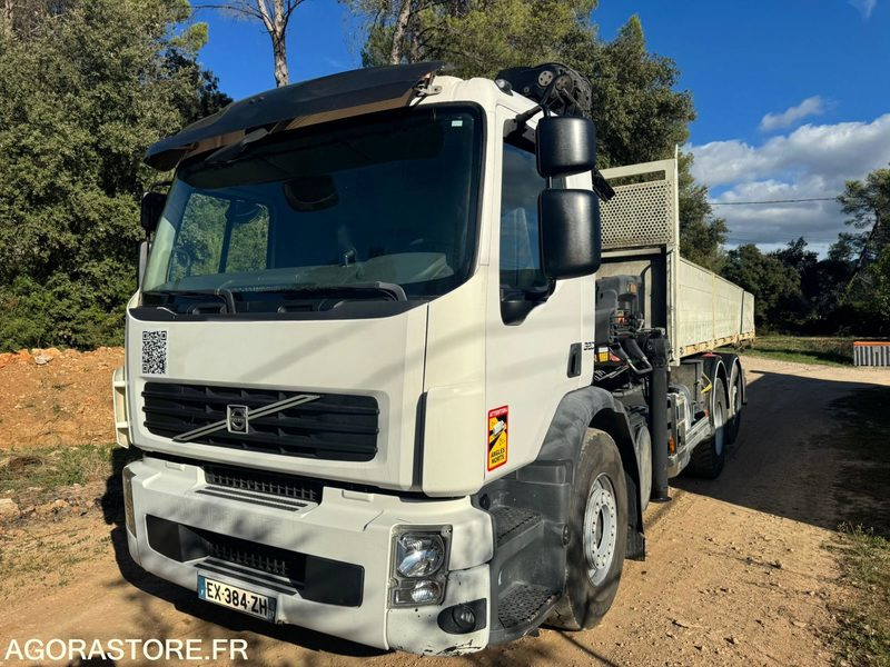 VOLVO 6x2 GRUE HIAB 244-E6 JIB 45X-3 - 2009 - 88 000km - Camion benne: photos 2 VOLVO 6x2 GRUE HIAB 244-E6 JIB 45X-3 - 2009 - 88 000km - Camion benne: photos 2