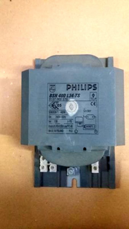 LOT DE 4 BALLASTS 400 W - Véhicule de voirie/ Spécial: photos 1 LOT DE 4 BALLASTS 400 W - Véhicule de voirie/ Spécial: photos 1